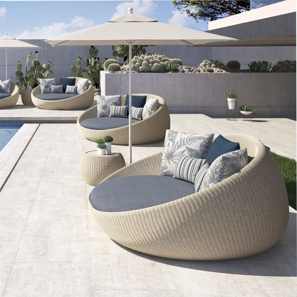 WICKER OUTDOOR DAYBED