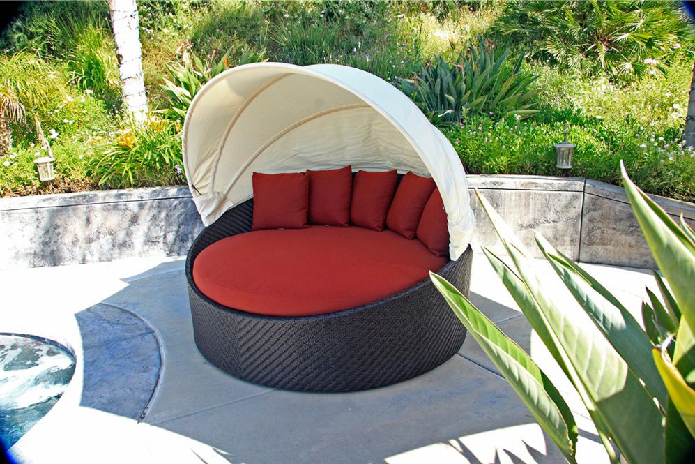 OUTDOOR DAYBED