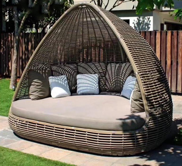 Crossweave Mushroom Shade Rattan Garden Daybed